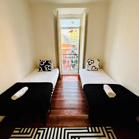 Standard Marques De Pombal, Hostel *